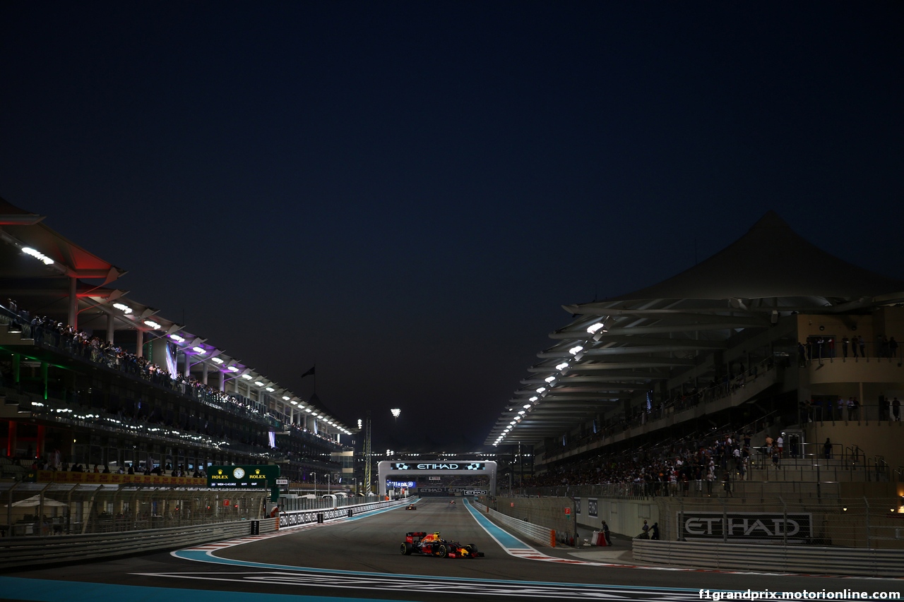 GP ABU DHABI, 27.11.2016 - Gara, Max Verstappen (NED) Red Bull Racing RB12