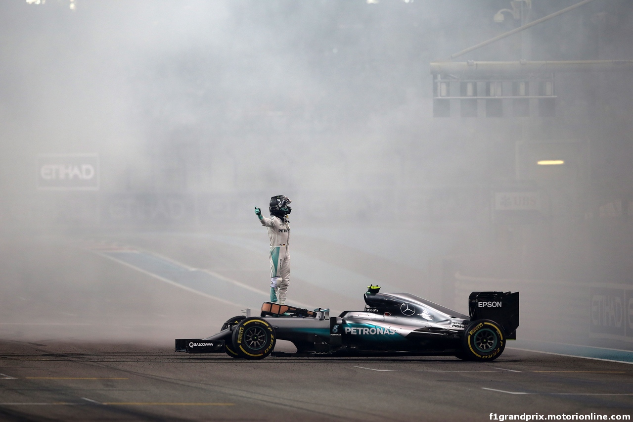 GP ABU DHABI, 27.11.2016 - Gara, 2nd place Nico Rosberg (GER) Mercedes AMG F1 W07 Hybrid e Champion 2016