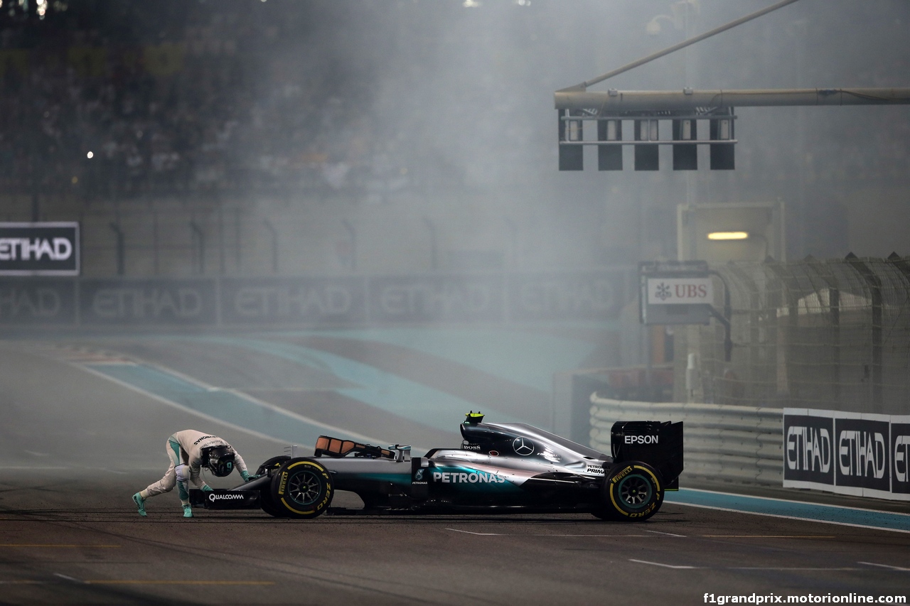 GP ABU DHABI, 27.11.2016 - Gara, 2nd place Nico Rosberg (GER) Mercedes AMG F1 W07 Hybrid e Champion 2016