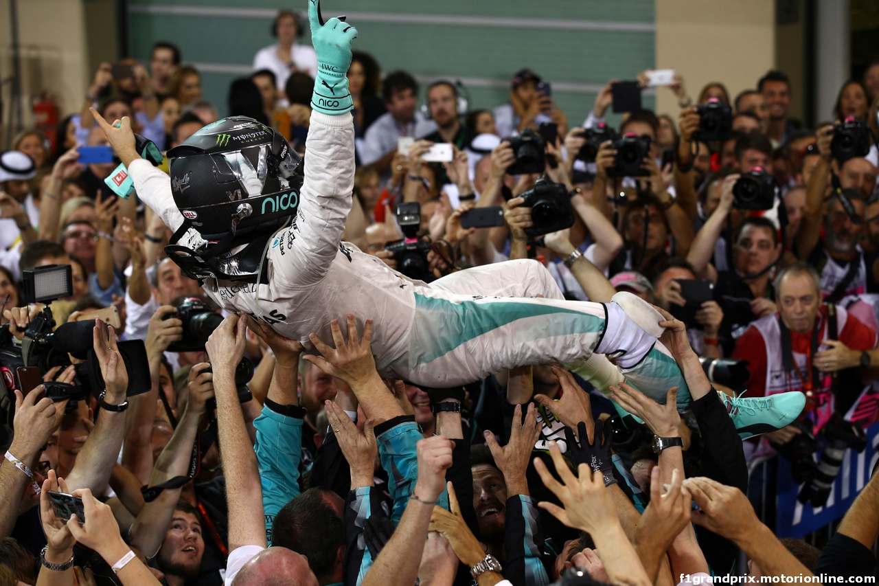 GP ABU DHABI, 27.11.2016 - Gara, 2nd place Nico Rosberg (GER) Mercedes AMG F1 W07 Hybrid e Champion 2016