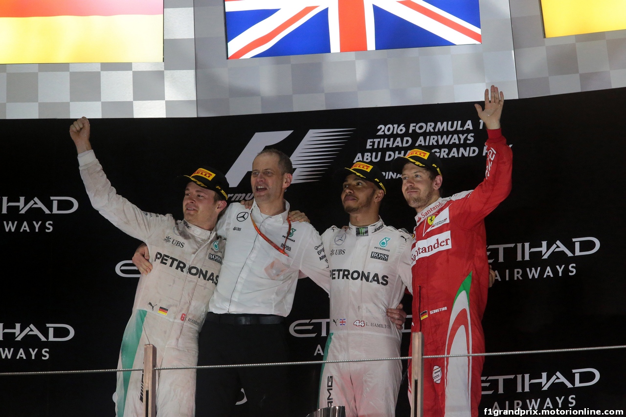 GP ABU DHABI, 27.11.2016 - Gara, 2nd place Nico Rosberg (GER) Mercedes AMG F1 W07 Hybrid e Champion 2016, Lewis Hamilton (GBR) Mercedes AMG F1 W07 Hybrid vincitore e 3rd place Sebastian Vettel (GER) Ferrari SF16-H