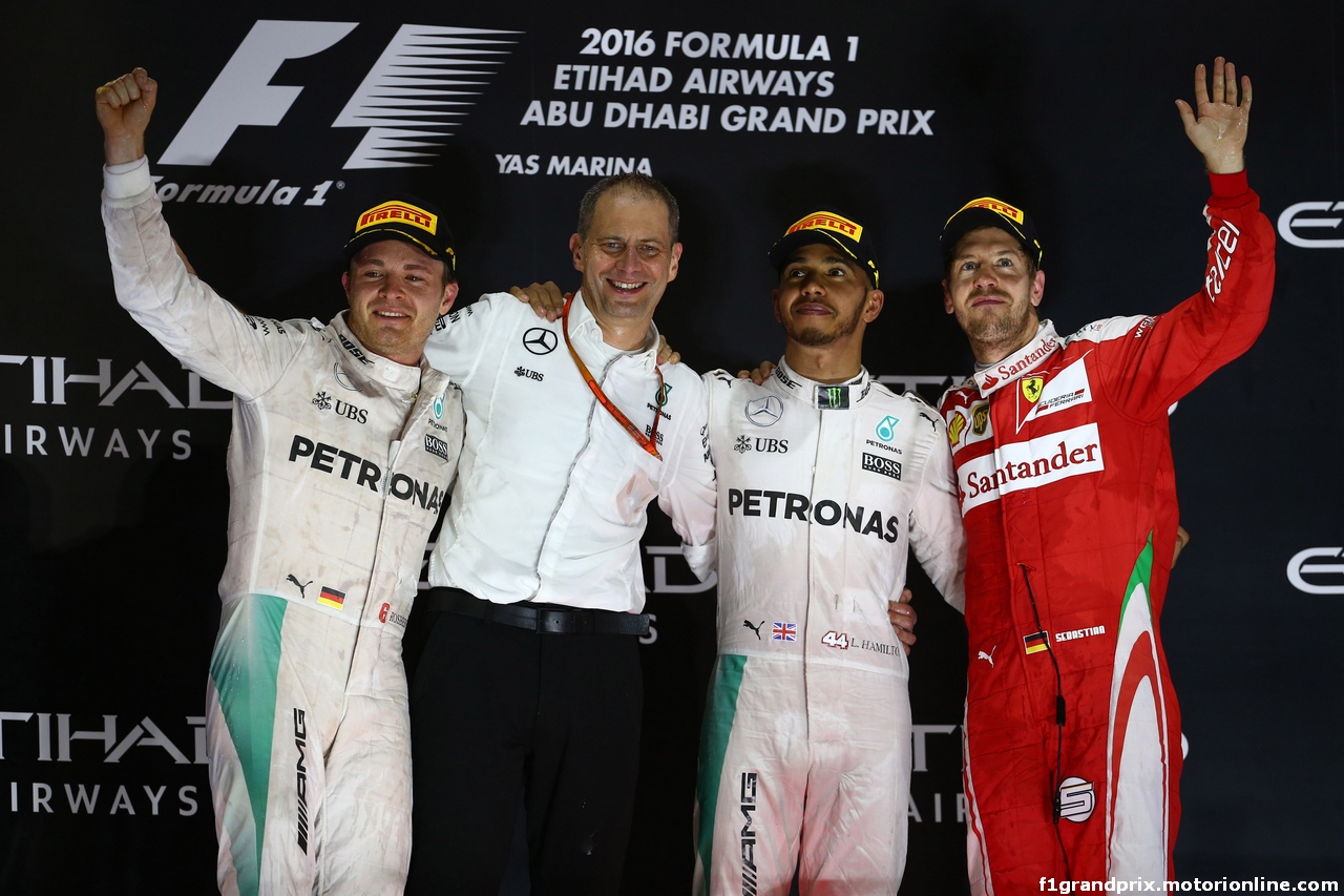 GP ABU DHABI, 27.11.2016 - Gara, 2nd place Nico Rosberg (GER) Mercedes AMG F1 W07 Hybrid e Champion 2016, Lewis Hamilton (GBR) Mercedes AMG F1 W07 Hybrid vincitore e 3rd place Sebastian Vettel (GER) Ferrari SF16-H