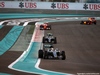 GP ABU DHABI, 27.11.2016 - Gara, Lewis Hamilton (GBR) Mercedes AMG F1 W07 Hybrid davanti a Nico Rosberg (GER) Mercedes AMG F1 W07 Hybrid