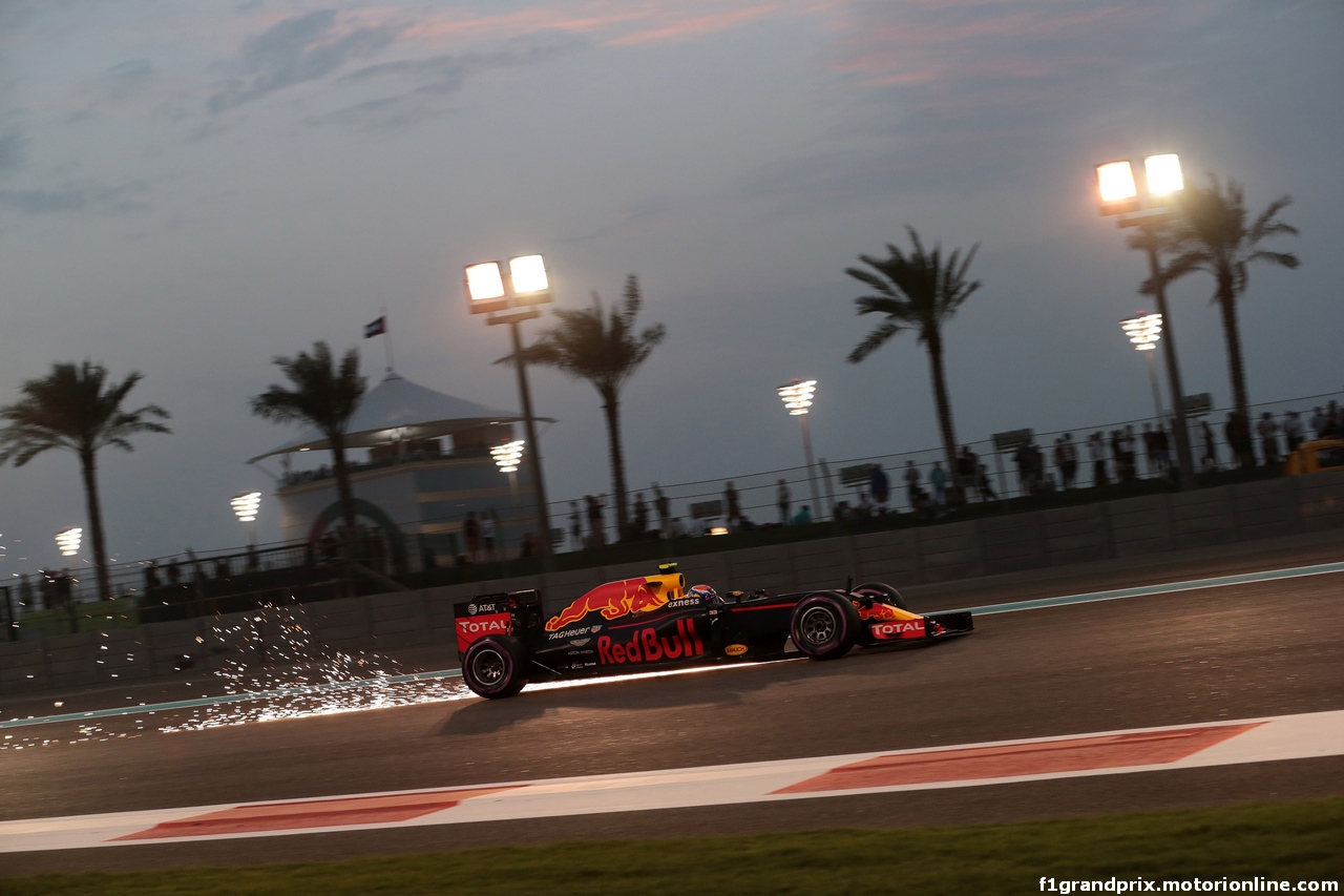 GP ABU DHABI, 25.11.2016 - Prove Libere 2, Max Verstappen (NED) Red Bull Racing RB12