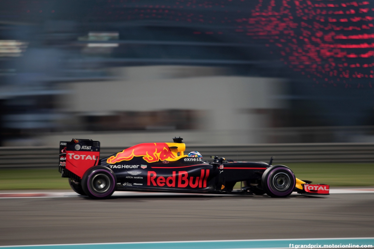 GP ABU DHABI, 25.11.2016 - Prove Libere 2, Daniel Ricciardo (AUS) Red Bull Racing RB12