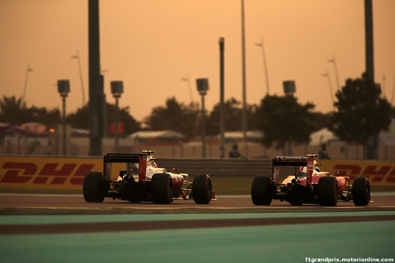 GP ABU DHABI, 25.11.2016 - Prove Libere 2, Esteban Gutierrez (MEX) Haas F1 Team VF-16 e Kimi Raikkonen (FIN) Ferrari SF16-H