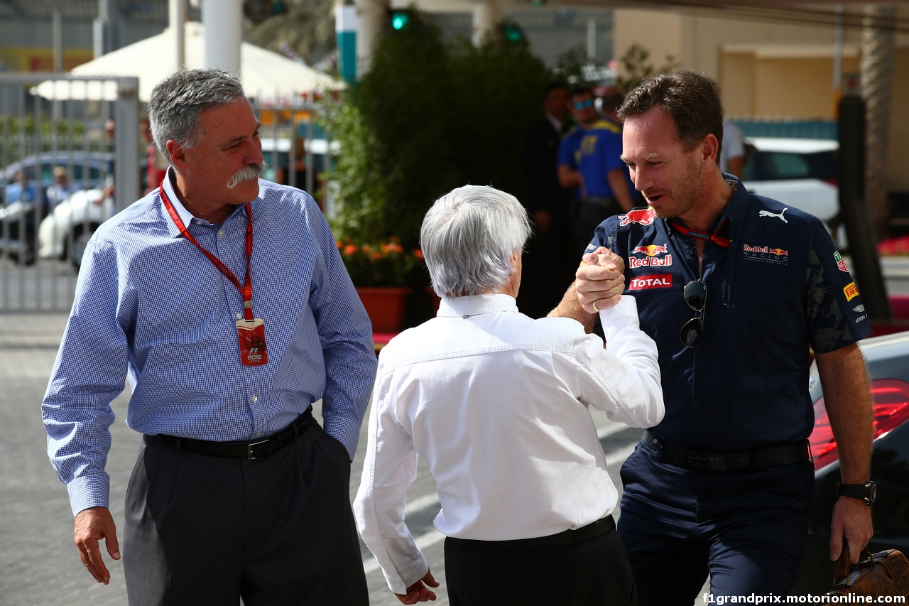 GP ABU DHABI, 26.11.2016 - Chase Carey (USA) Formula One Group Chairman, Bernie Ecclestone (GBR), President e CEO of FOM e Christian Horner (GBR), Red Bull Racing, Sporting Director