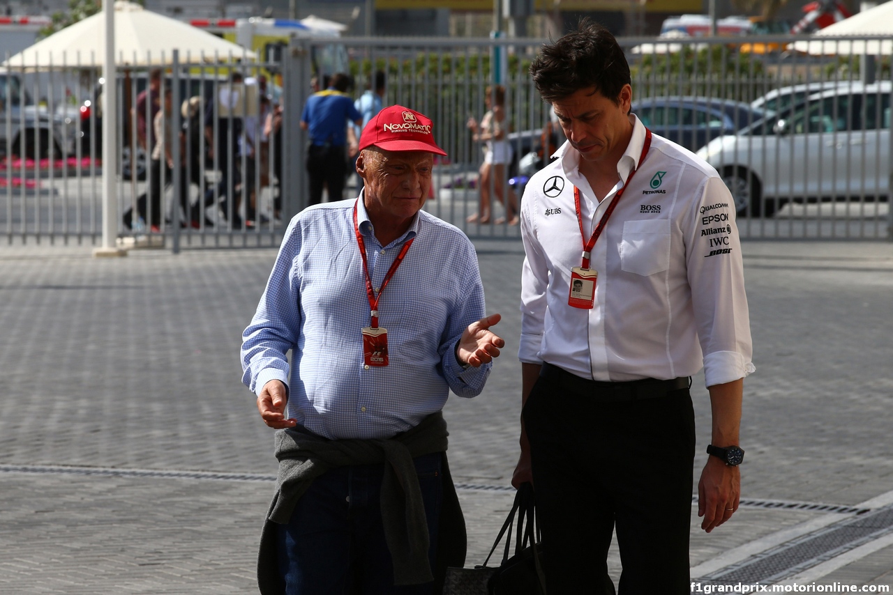 GP ABU DHABI, 26.11.2016 - Nikki Lauda (AU), Mercedes e Toto Wolff (GER) Mercedes AMG F1 Shareholder e Executive Director