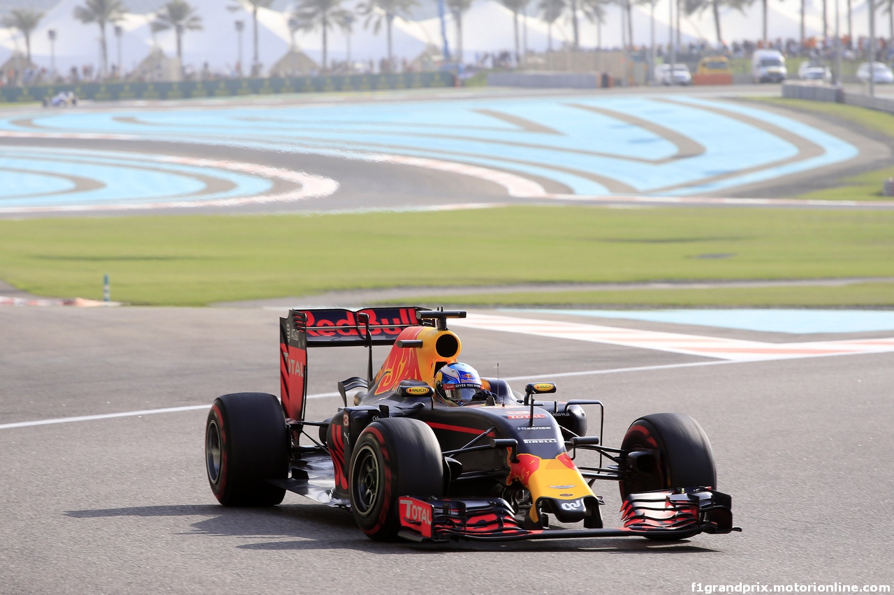 GP ABU DHABI, 26.11.2016 - Prove Libere 3, Daniel Ricciardo (AUS) Red Bull Racing RB12
