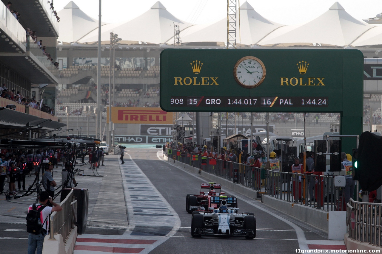 GP ABU DHABI, 26.11.2016 - Prove Libere 3, Valtteri Bottas (FIN) Williams FW38 e Kimi Raikkonen (FIN) Ferrari SF16-H