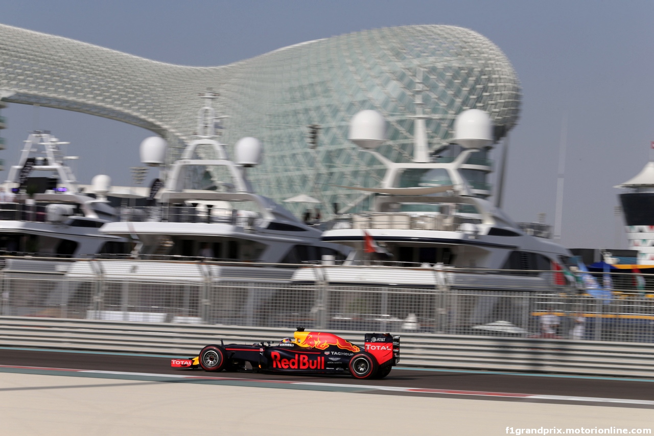 GP ABU DHABI, 26.11.2016 - Prove Libere 3, Daniel Ricciardo (AUS) Red Bull Racing RB12