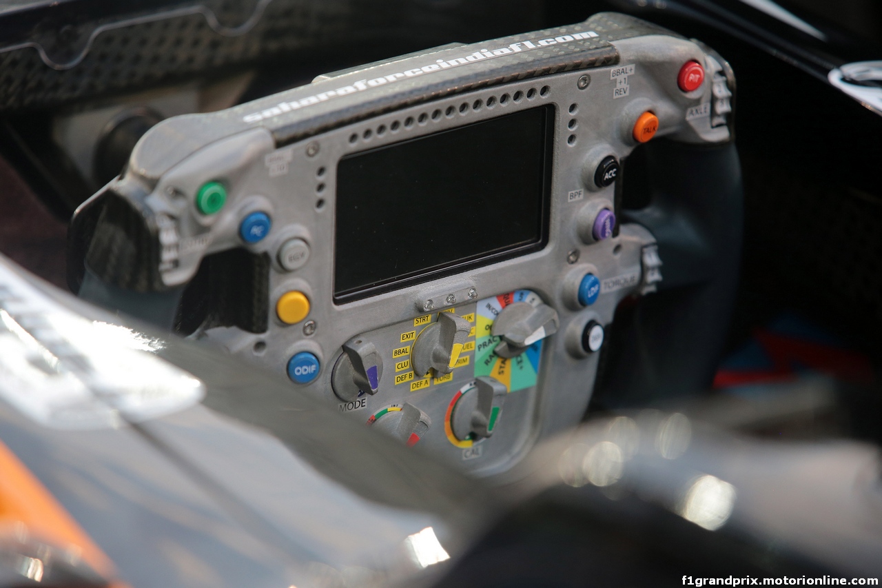 GP ABU DHABI, 24.11.2016 - Sahara Force India F1 VJM09 steering wheel