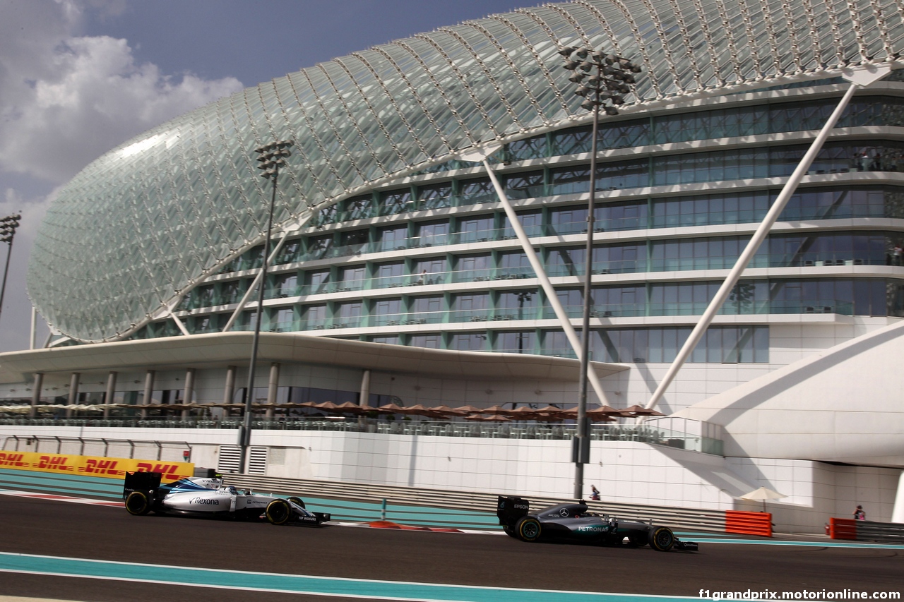 GP ABU DHABI, 25.11.2016 - Prove Libere 1, Valtteri Bottas (FIN) Williams FW38 e Lewis Hamilton (GBR) Mercedes AMG F1 W07 Hybrid