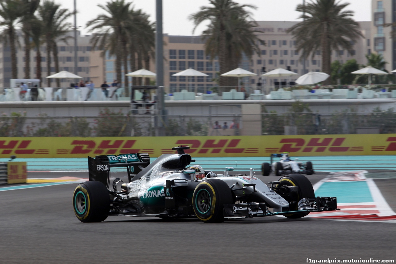 GP ABU DHABI, 25.11.2016 - Prove Libere 1, Lewis Hamilton (GBR) Mercedes AMG F1 W07 Hybrid