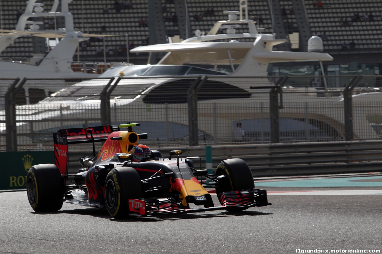 GP ABU DHABI, 25.11.2016 - Prove Libere 1, Max Verstappen (NED) Red Bull Racing RB12