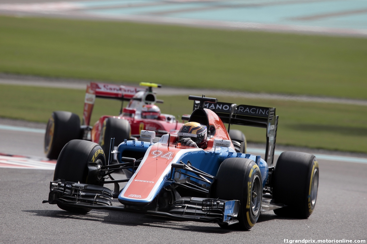 GP ABU DHABI, 25.11.2016 - Prove Libere 1, Pascal Wehrlein (GER) Manor Racing MRT05 e Kimi Raikkonen (FIN) Ferrari SF16-H