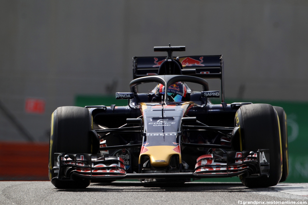 GP ABU DHABI, 25.11.2016 - Prove Libere 1, Daniil Kvyat (RUS) Scuderia Toro Rosso STR11 with Halo.