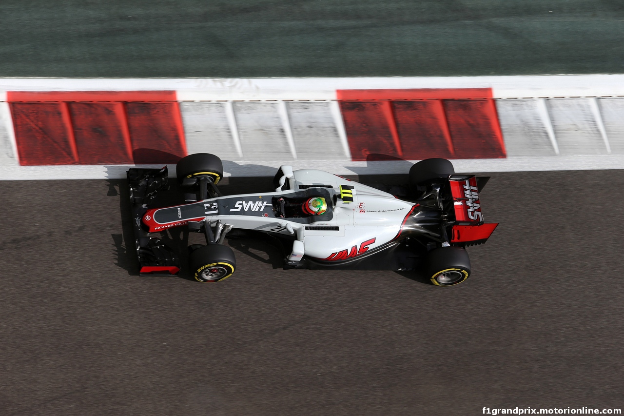 GP ABU DHABI, 25.11.2016 - Prove Libere 1, Esteban Gutierrez (MEX) Haas F1 Team VF-16