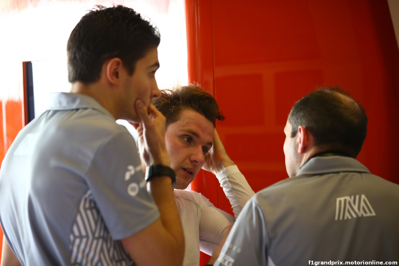 GP ABU DHABI, 25.11.2016 - Prove Libere 1, (L-R) Esteban Ocon (FRA) Manor Racing MRT05 e Jordan King (GBR) Manor Racing MRT05, Test Driver