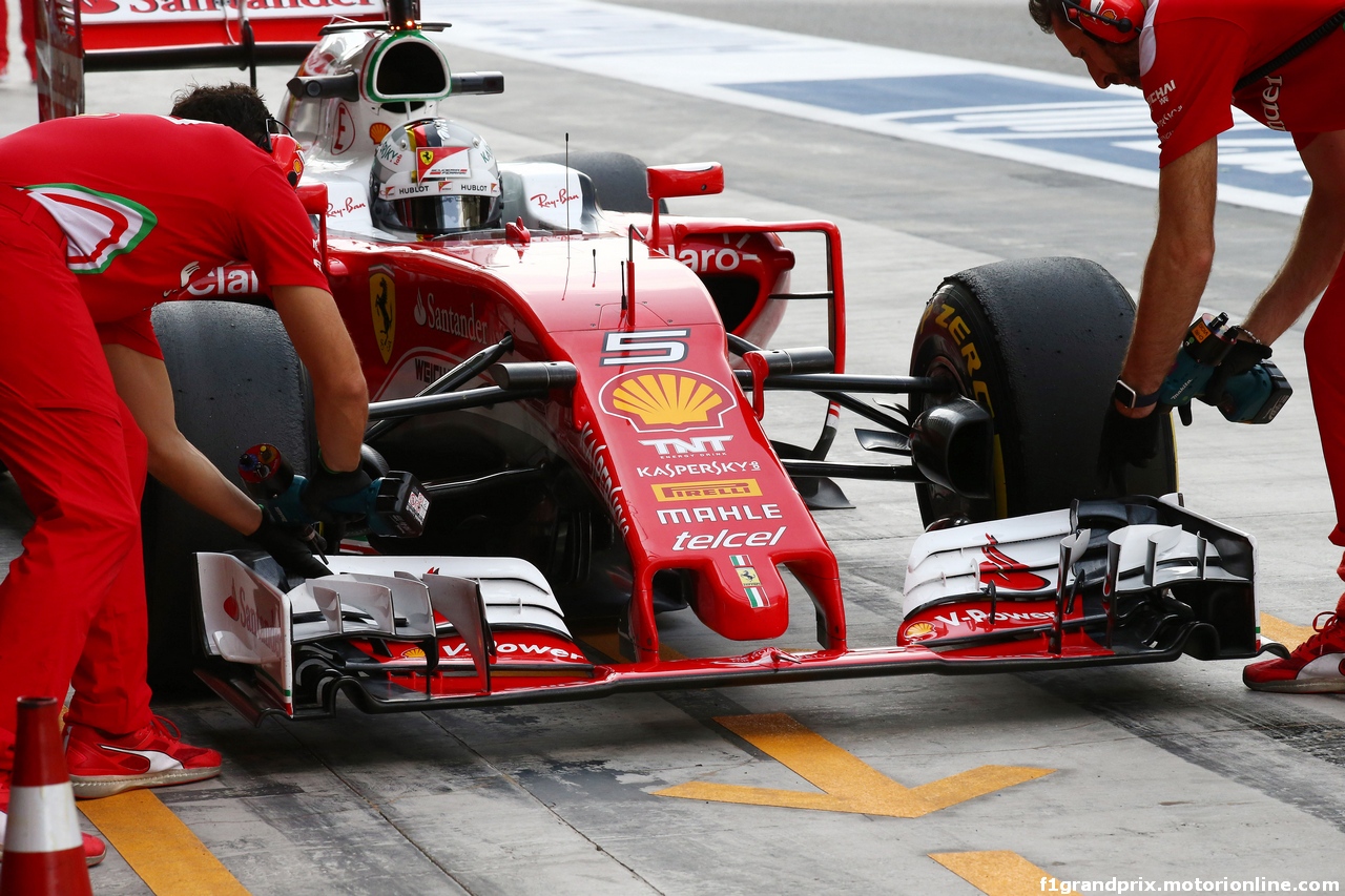 GP ABU DHABI, 25.11.2016 - Prove Libere 1, Sebastian Vettel (GER) Ferrari SF16-H