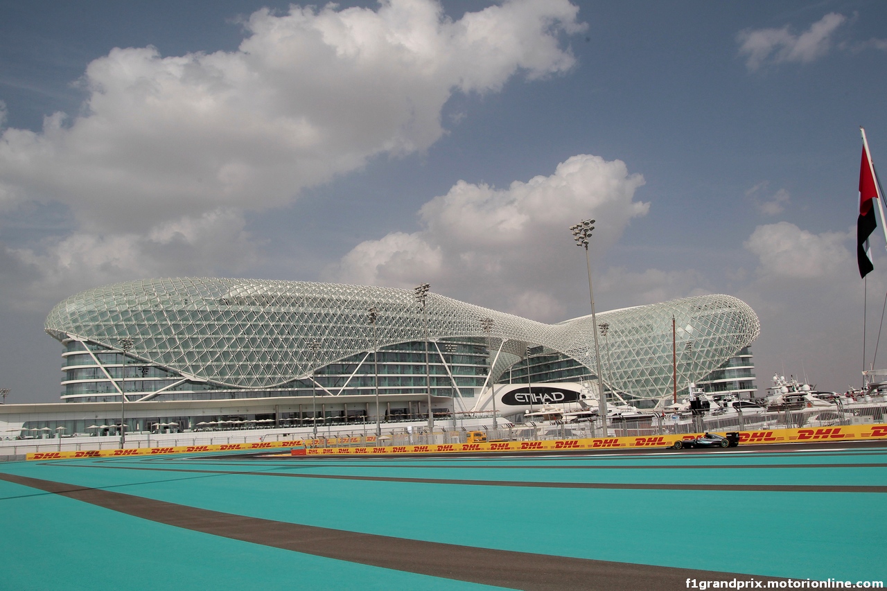 GP ABU DHABI, 25.11.2016 - Prove Libere 1, Lewis Hamilton (GBR) Mercedes AMG F1 W07 Hybrid