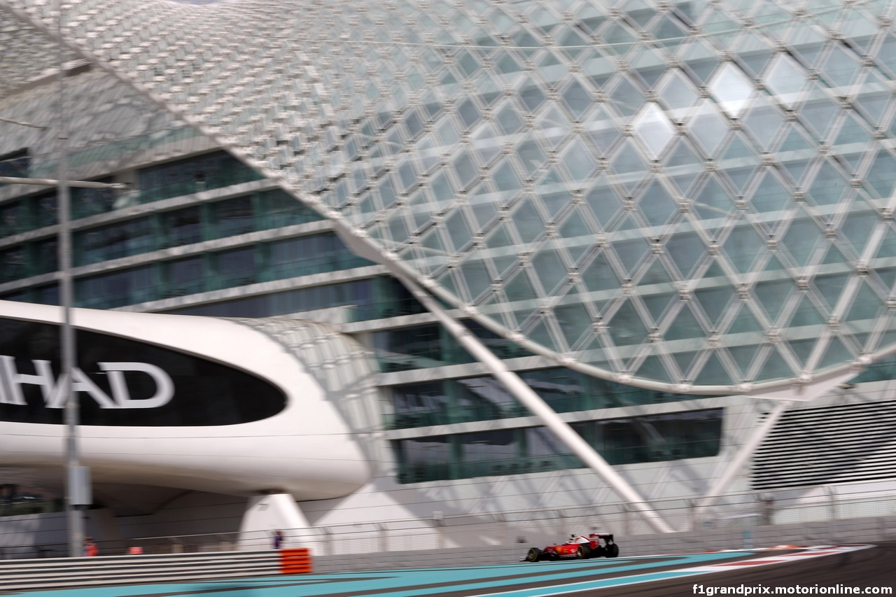 GP ABU DHABI, 25.11.2016 - Prove Libere 1, Kimi Raikkonen (FIN) Ferrari SF16-H