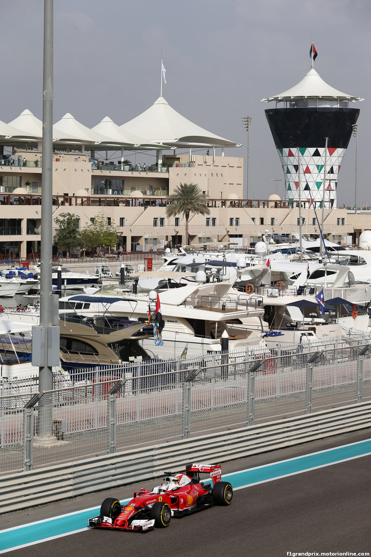 GP ABU DHABI, 25.11.2016 - Prove Libere 1, Sebastian Vettel (GER) Ferrari SF16-H