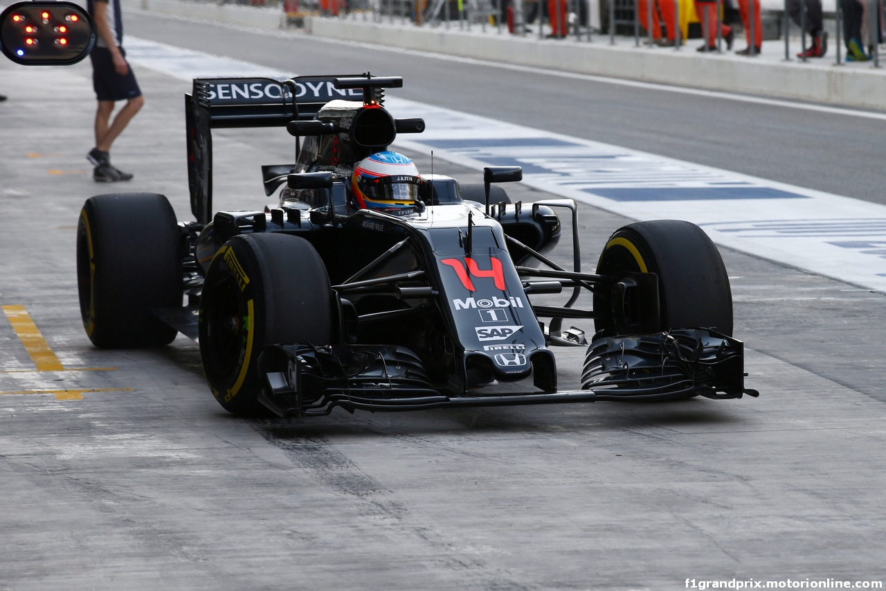 GP ABU DHABI, 25.11.2016 - Prove Libere 1, Fernando Alonso (ESP) McLaren Honda MP4-31