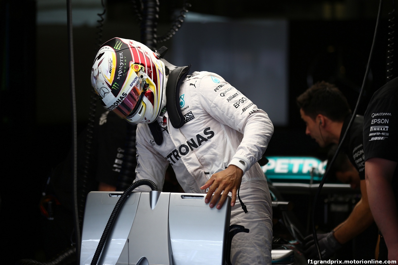 GP ABU DHABI, 25.11.2016 - Prove Libere 1, Lewis Hamilton (GBR) Mercedes AMG F1 W07 Hybrid