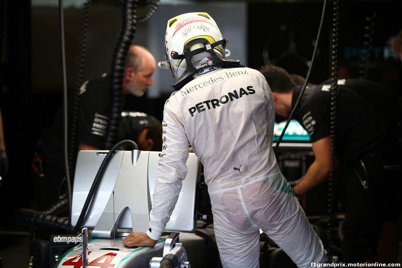 GP ABU DHABI, 25.11.2016 - Prove Libere 1, Lewis Hamilton (GBR) Mercedes AMG F1 W07 Hybrid