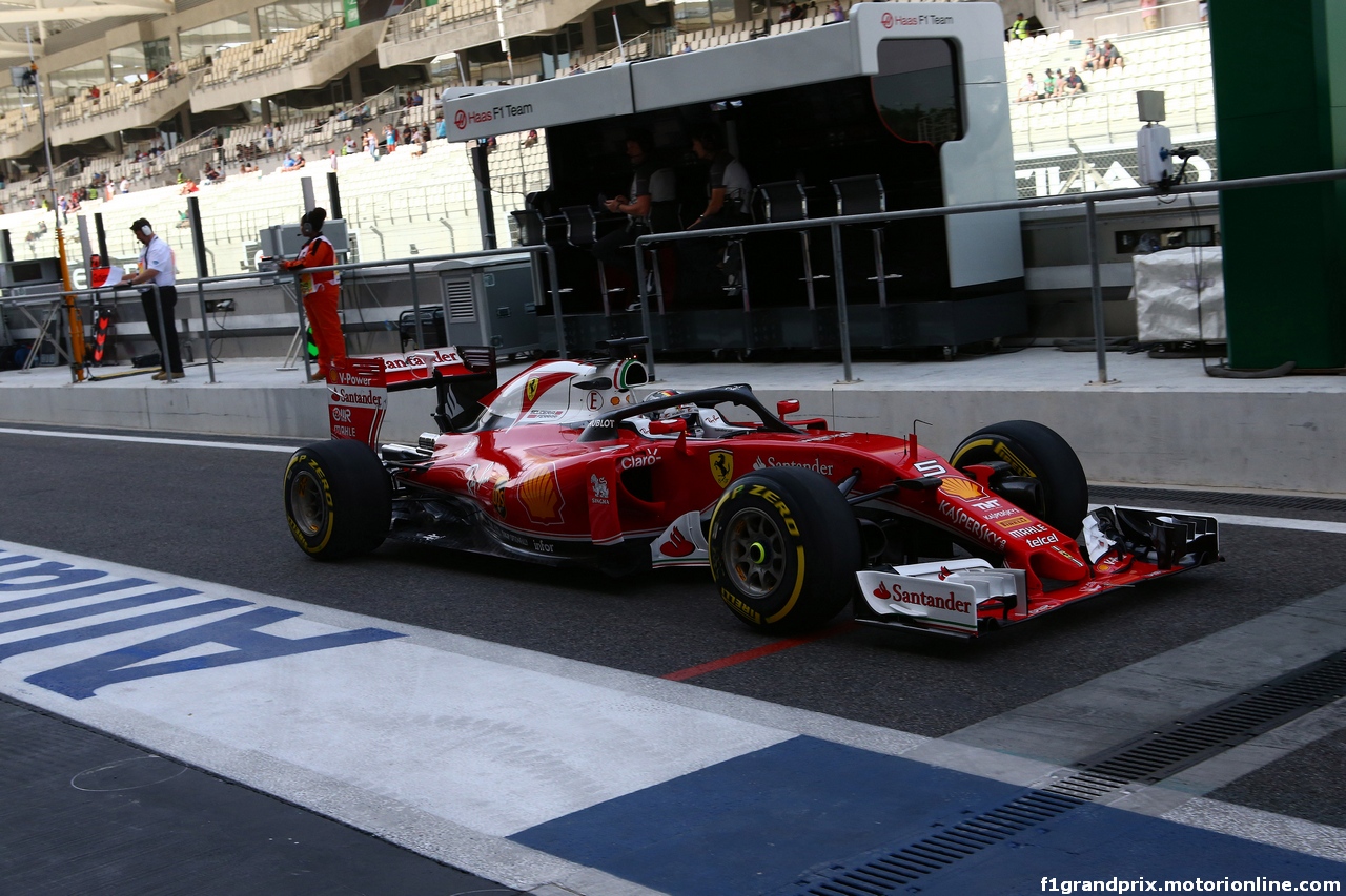 GP ABU DHABI, 25.11.2016 - Prove Libere 1, Sebastian Vettel (GER) Ferrari SF16-H with Halo