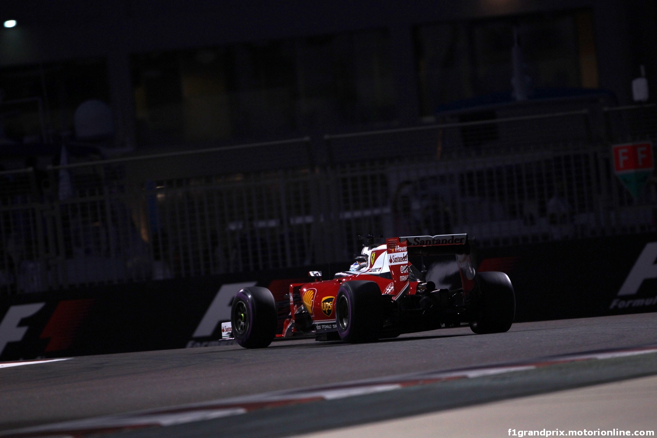GP ABU DHABI, 25.11.2016 - Prove Libere 2, Sebastian Vettel (GER) Ferrari SF16-H