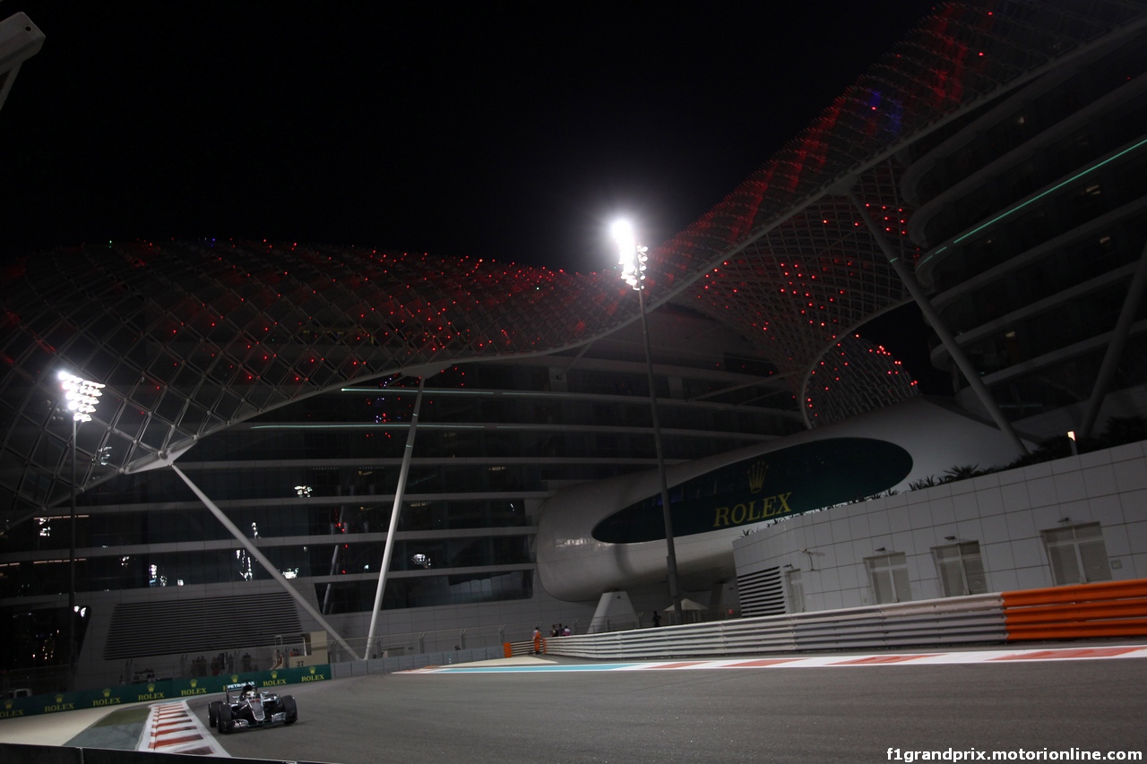 GP ABU DHABI, 25.11.2016 - Prove Libere 2, Lewis Hamilton (GBR) Mercedes AMG F1 W07 Hybrid