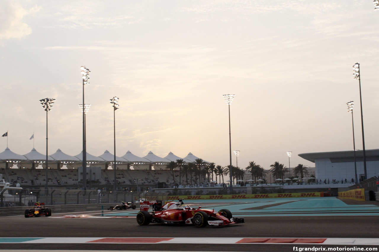 GP ABU DHABI, 25.11.2016 - Prove Libere 2, Sebastian Vettel (GER) Ferrari SF16-H