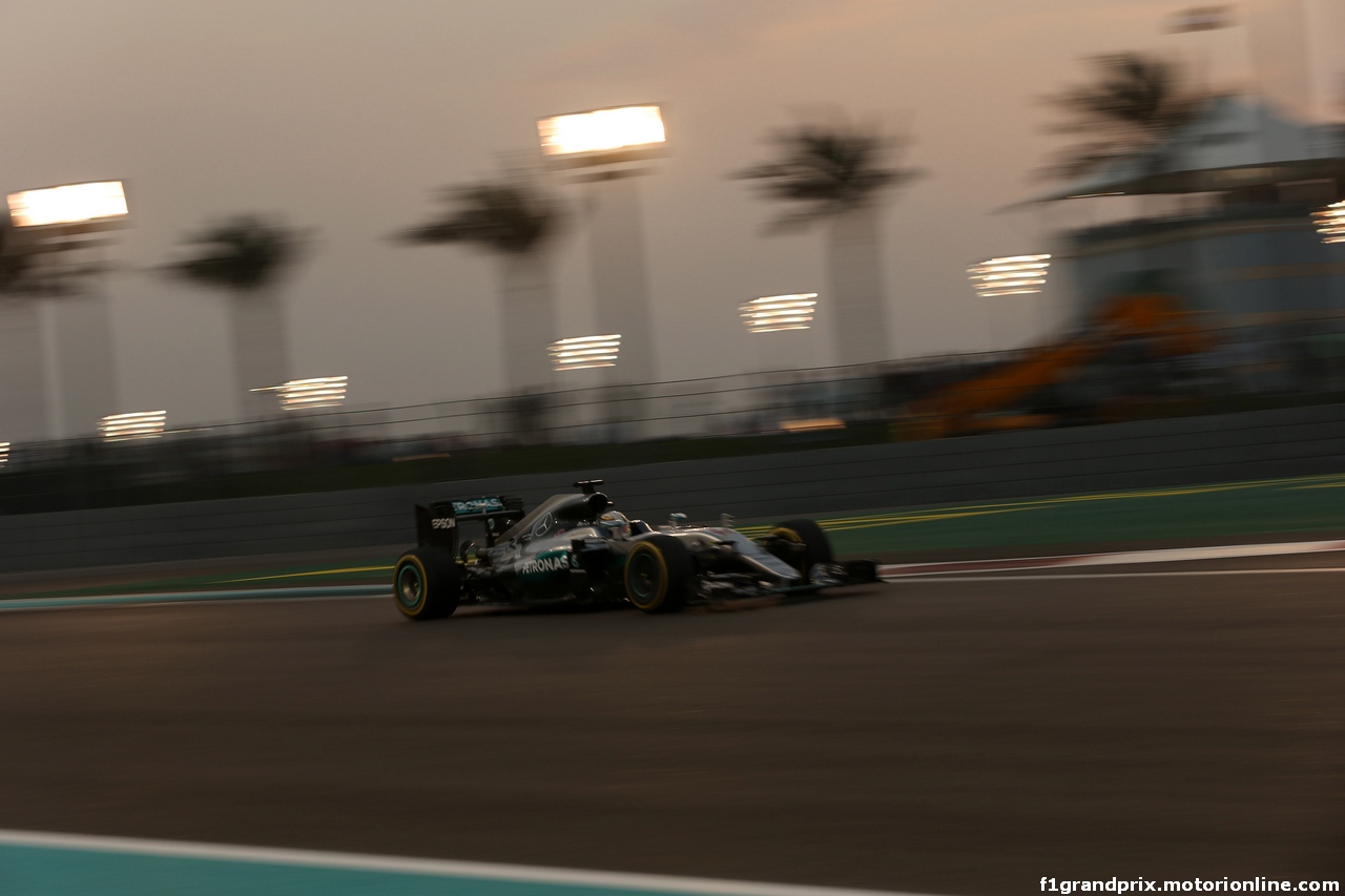 GP ABU DHABI, 25.11.2016 - Prove Libere 2, Lewis Hamilton (GBR) Mercedes AMG F1 W07 Hybrid