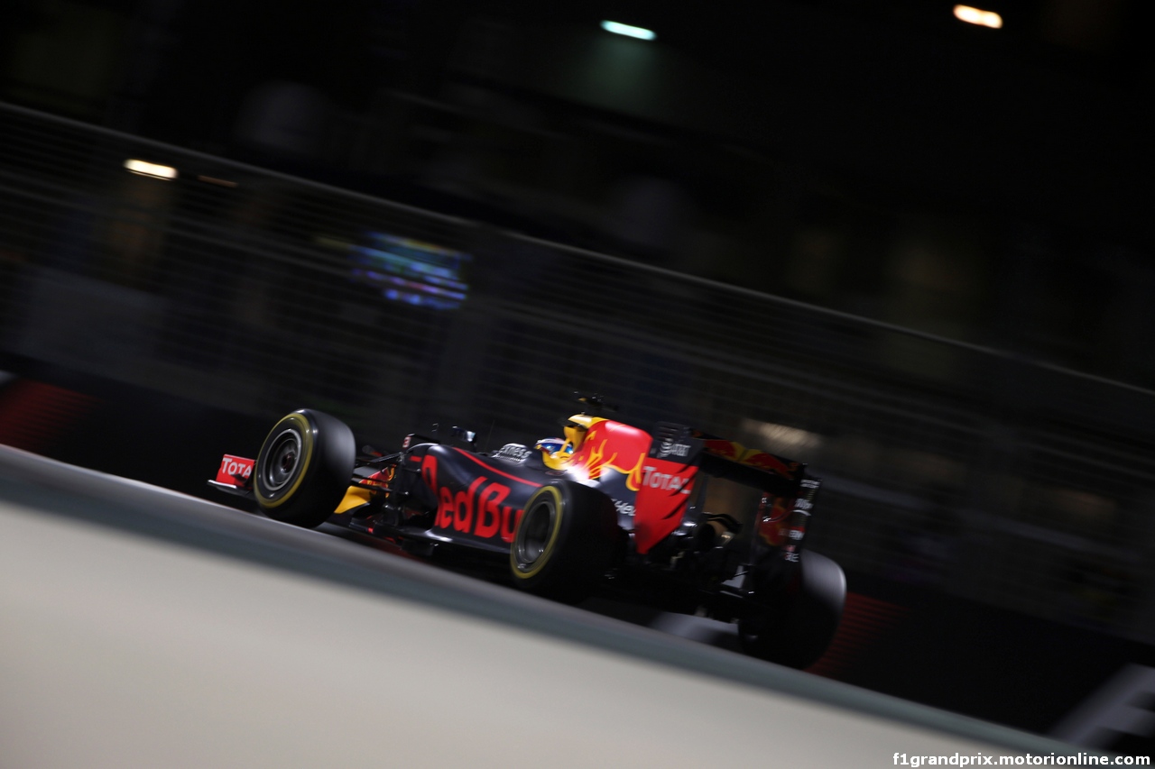 GP ABU DHABI, 25.11.2016 - Prove Libere 2, Daniel Ricciardo (AUS) Red Bull Racing RB12