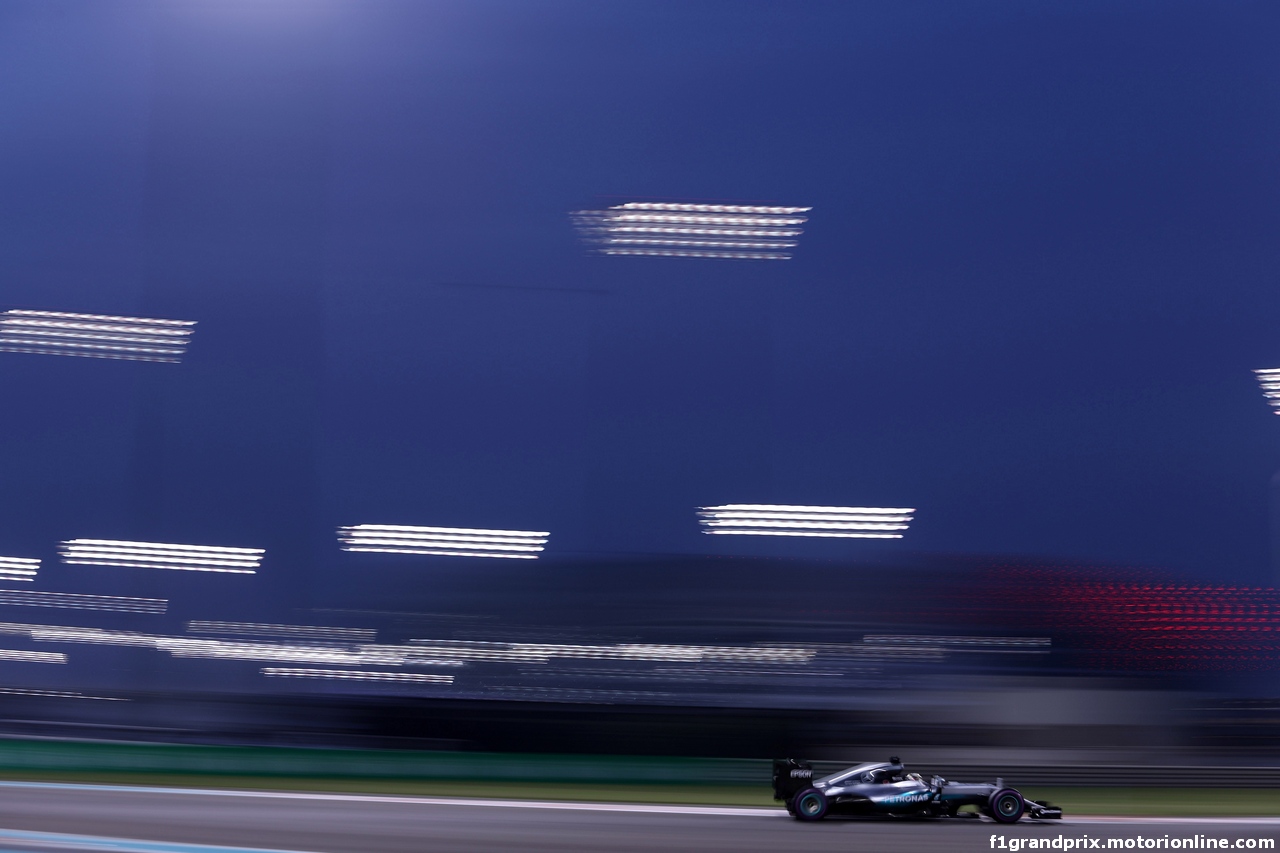 GP ABU DHABI, 25.11.2016 - Prove Libere 2, Lewis Hamilton (GBR) Mercedes AMG F1 W07 Hybrid