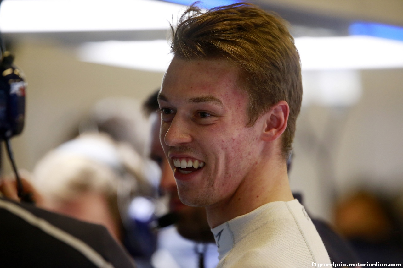 GP ABU DHABI, 25.11.2016 - Prove Libere 2, Daniil Kvyat (RUS) Scuderia Toro Rosso STR11