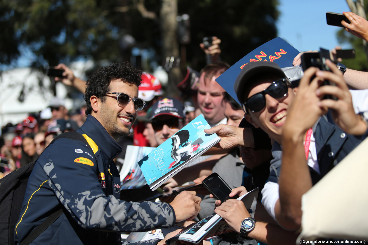 GP AUSTRALIA, 20.03.2016 - Daniel Ricciardo (AUS) Red Bull Racing RB12
