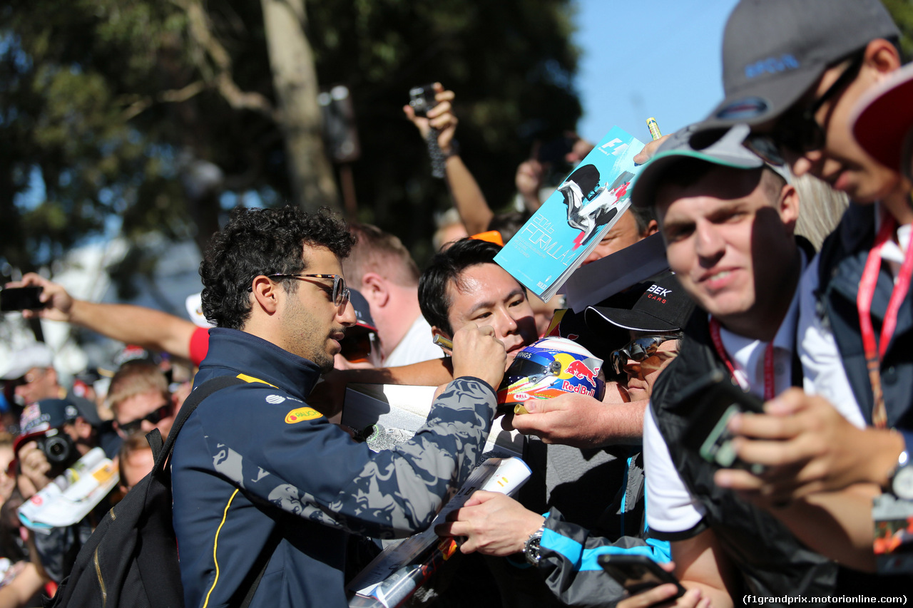 GP AUSTRALIA, 20.03.2016 - Daniel Ricciardo (AUS) Red Bull Racing RB12