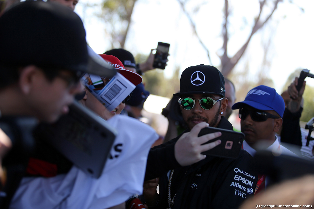 GP AUSTRALIA, 20.03.2016 - Lewis Hamilton (GBR) Mercedes AMG F1 W07 Hybrid