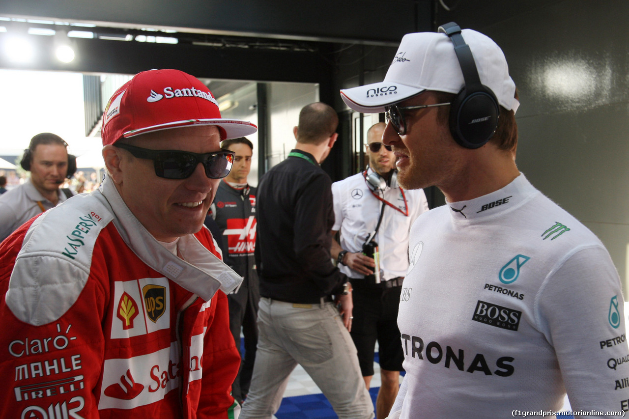 GP AUSTRALIA, 20.03.2016 - Kimi Raikkonen (FIN) Ferrari SF16-H e Nico Rosberg (GER) Mercedes AMG F1 W07 Hybrid