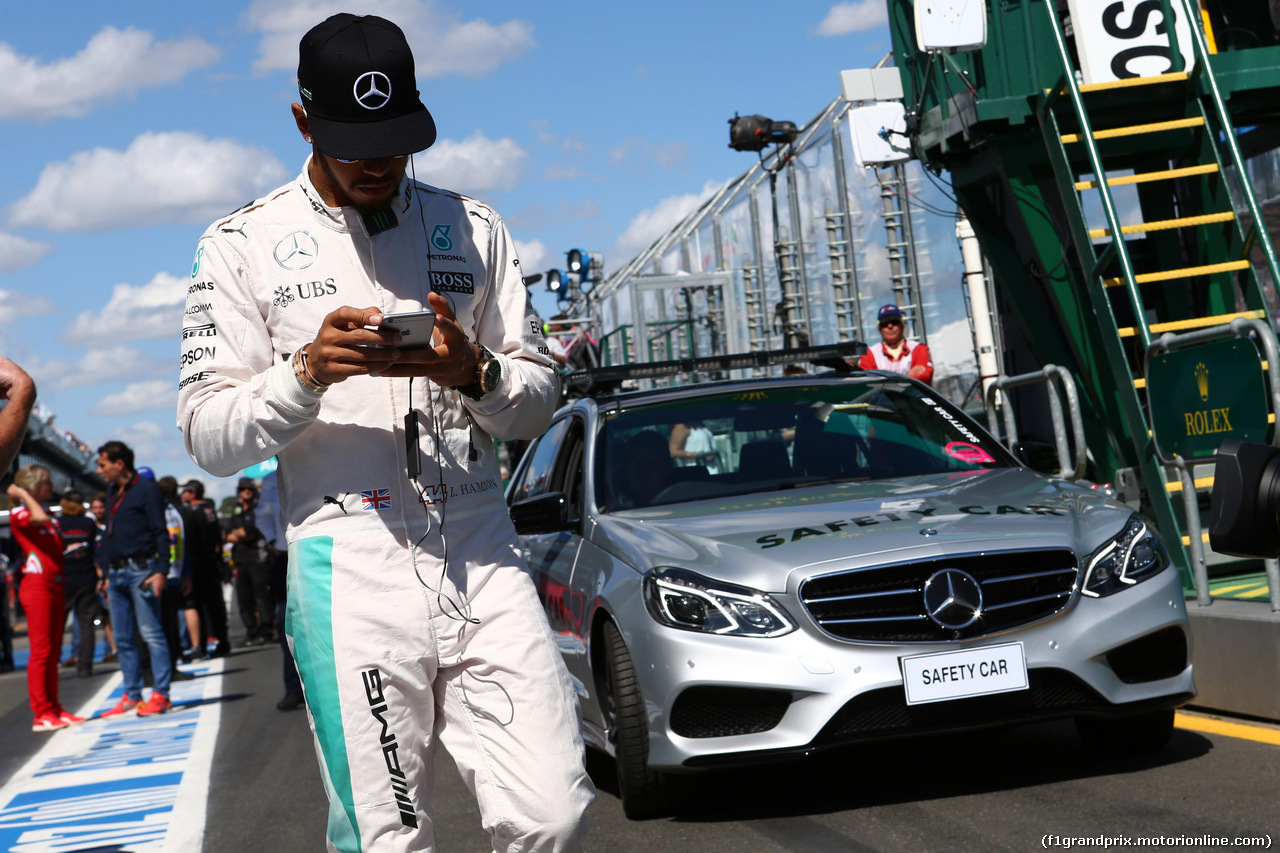 GP AUSTRALIA, 20.03.2016 - Lewis Hamilton (GBR) Mercedes AMG F1 W07 Hybrid