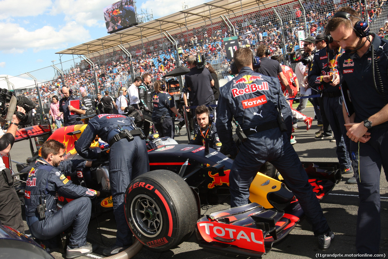 GP AUSTRALIA, 20.03.2016 - Daniel Ricciardo (AUS) Red Bull Racing RB12