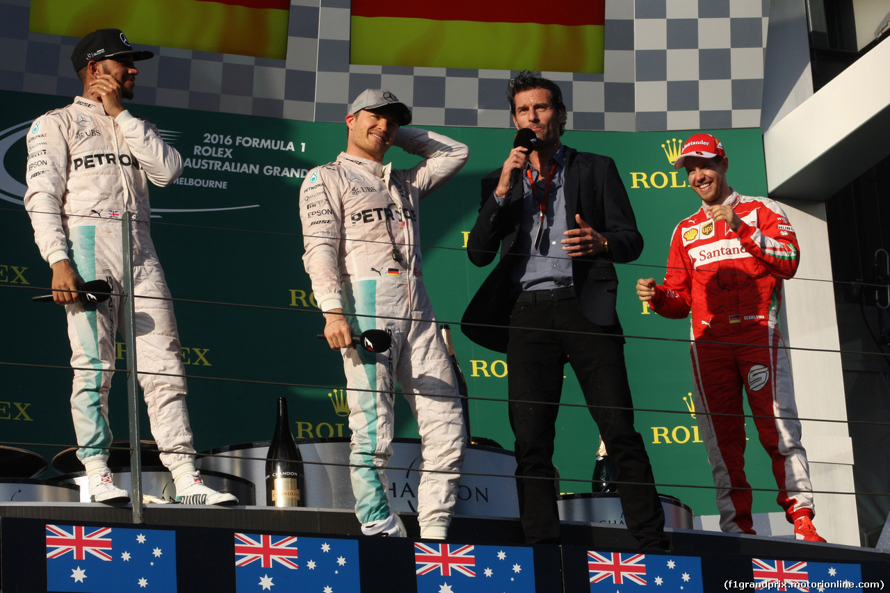 GP AUSTRALIA, 20.03.2016 - Gara, 1st position Nico Rosberg (GER) Mercedes AMG F1 W07 Hybrid, secondo Lewis Hamilton (GBR) Mercedes AMG F1 W07 Hybrid e terzo Sebastian Vettel (GER) Ferrari SF16-H with Mark Webber (AUS)