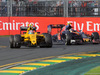 GP AUSTRALIA, 20.03.2016 - Gara, Jolyon Palmer (GBR) Renault Sport F1 Team RS16 e Carlos Sainz Jr (ESP) Scuderia Toro Rosso STR11