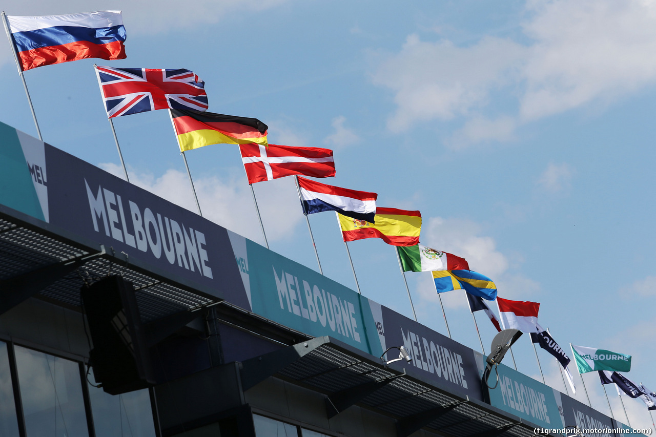 GP AUSTRALIA, Flags over the pit lane.
16.03.2016.