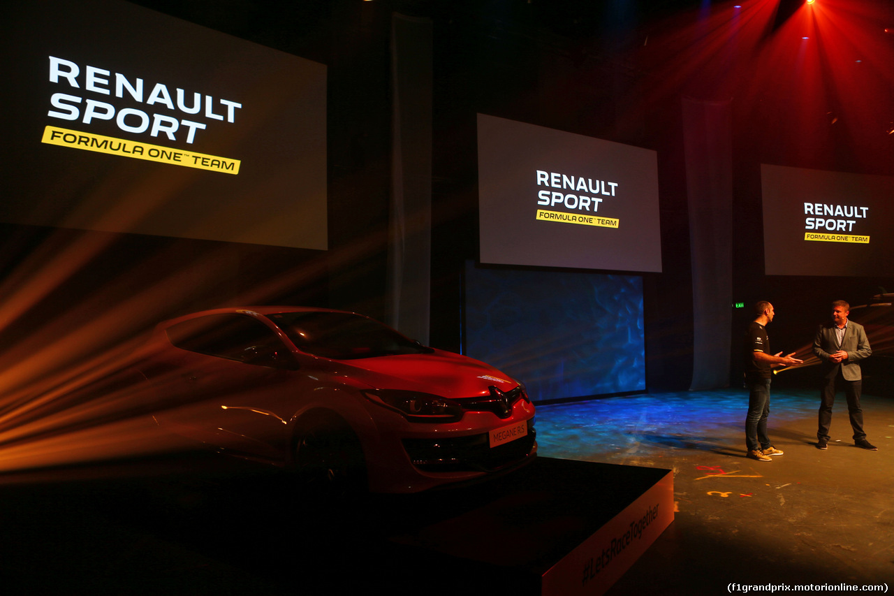 GP AUSTRALIA, (L to R): Cyril Abiteboul (FRA) Renault Sport F1 Managing Director with David Croft (GBR) Sky Sports Commentator at the Renault Sport F1 Team RS16 livery reveal.
16.03.2016.