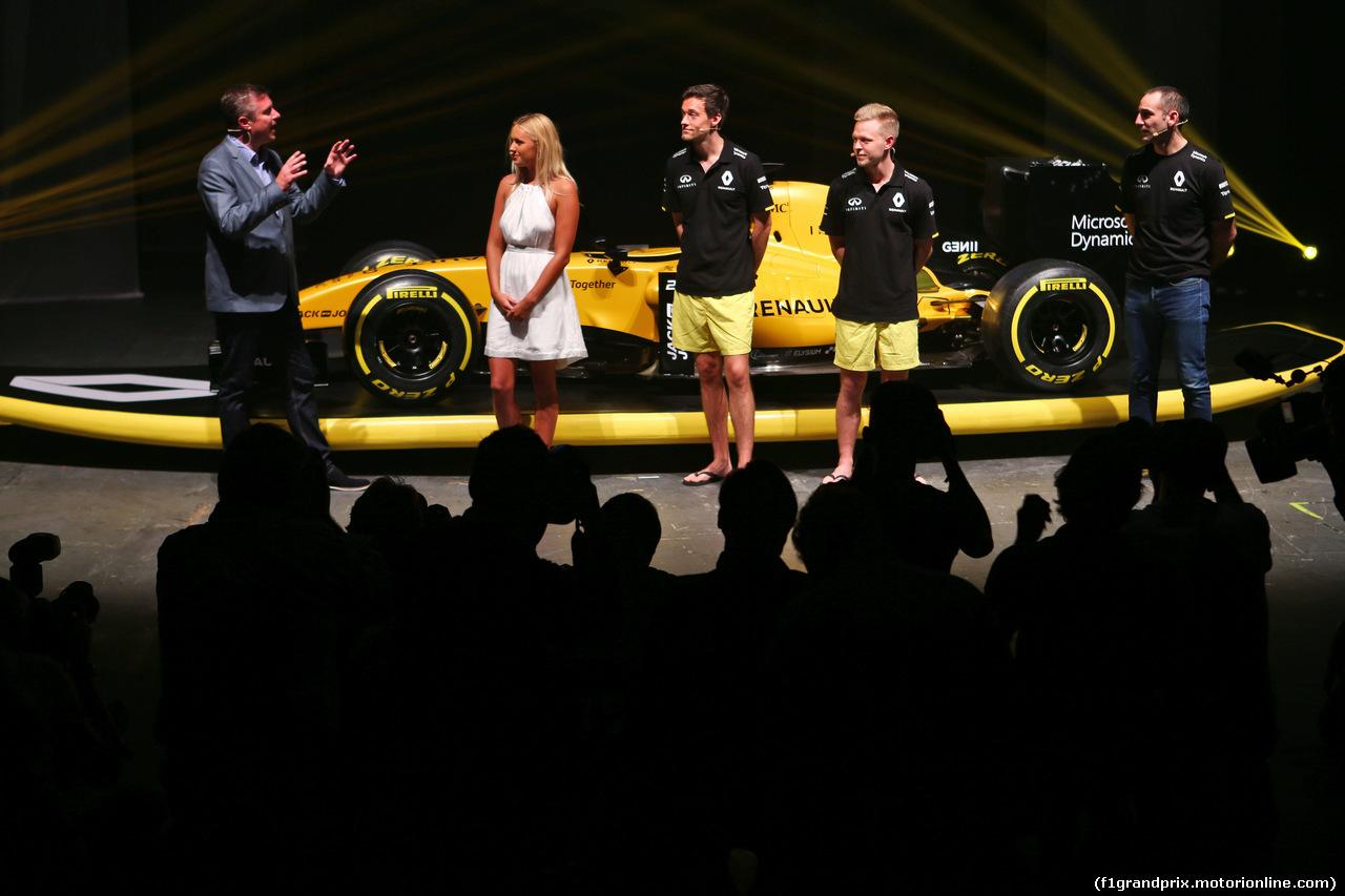 GP AUSTRALIA, (L to R): David Croft (GBR) Sky Sports Commentator; Ellie Jean Coffey (AUS) Pro Surfer; Jolyon Palmer (GBR) Renault Sport F1 Team; Kevin Magnussen (DEN) Renault Sport F1 Team; e Cyril Abiteboul (FRA) Renault Sport F1 Managing Director at the Renault Sport F1 Team RS16 livery reveal.
16.03.2016.