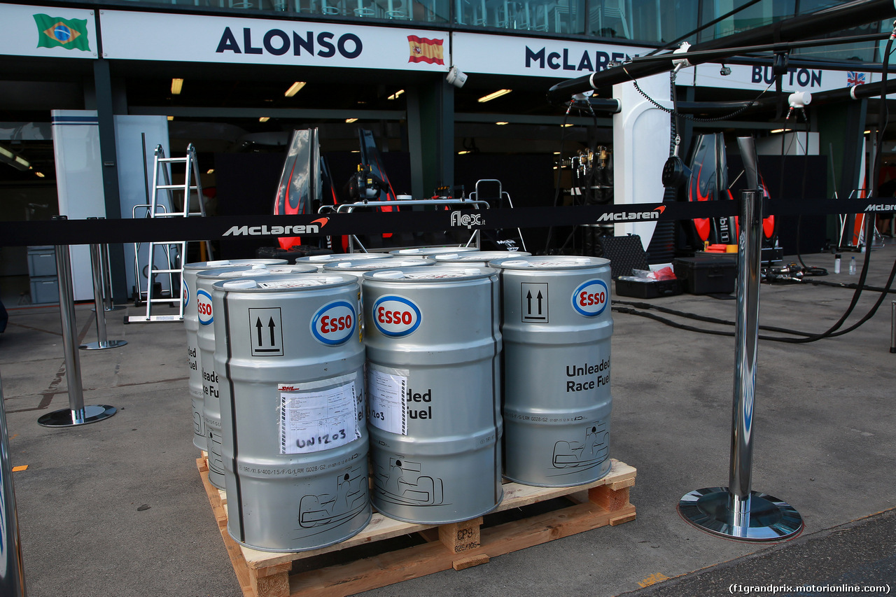 GP AUSTRALIA, 16.03.2016 - Preparation Day, Pit lane